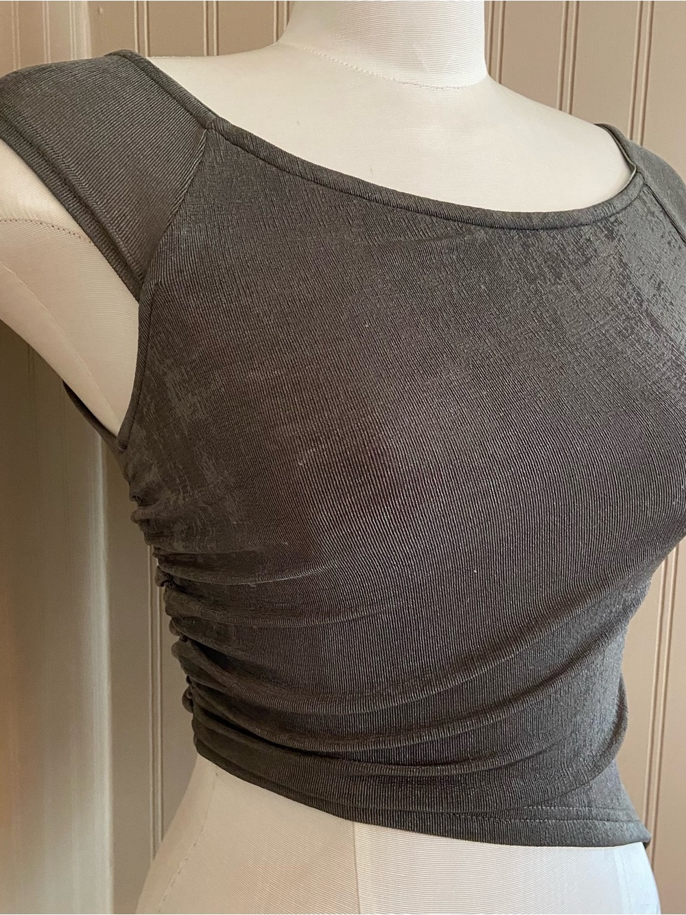 Edikted Grey Silver Asymmetrical Slinky Cropped Tank Top Women’s XS - Picture 2 of 7